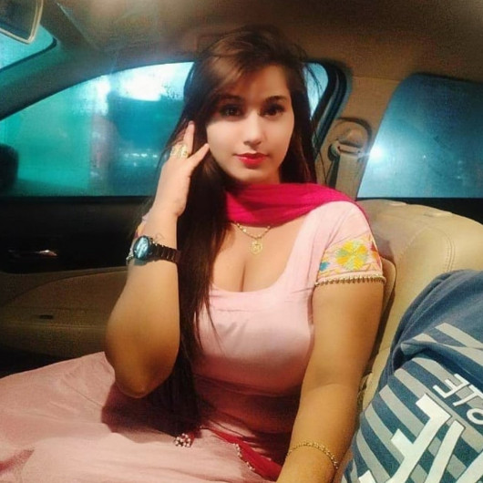 7042233877.Erotic escort service available in Mayur Vihar at cheap cost with rooms.