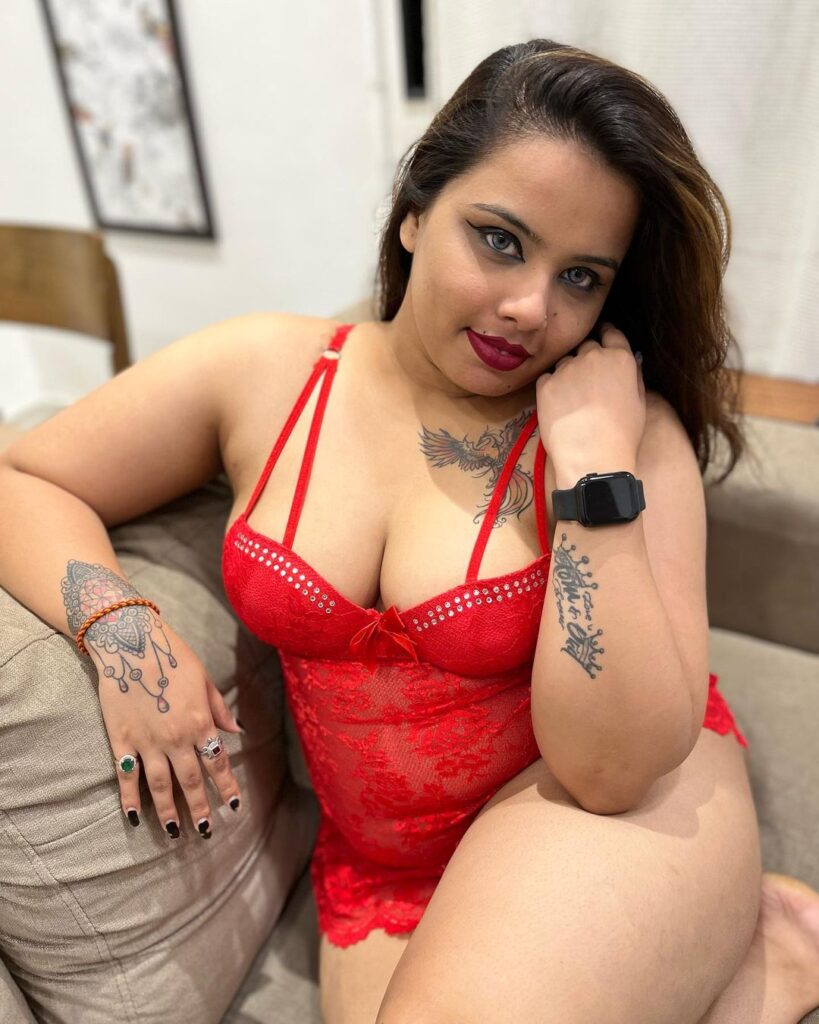 Call Girls In Noida City Center Metro 9990118807 Delhi ℰsℂℴℝTs Service