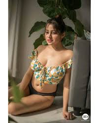 escort service in laxmi nagar low price. 8377837077. best service with room