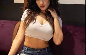 9958139682,Low Rate Call Girls in Moolchand Escort Service