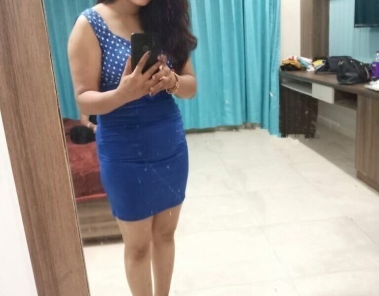 7042233877.Erotic escort service available in Mayur Vihar at low rate with rooms.