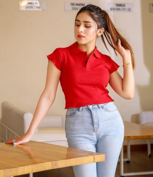 Desi Actress Vijay (20) is available for Hotel sex