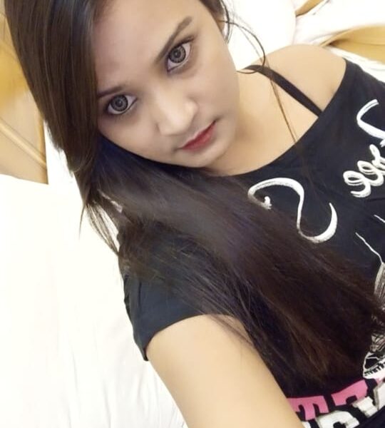 Decent Call Girl Harshika (22) is available for Hotel sex