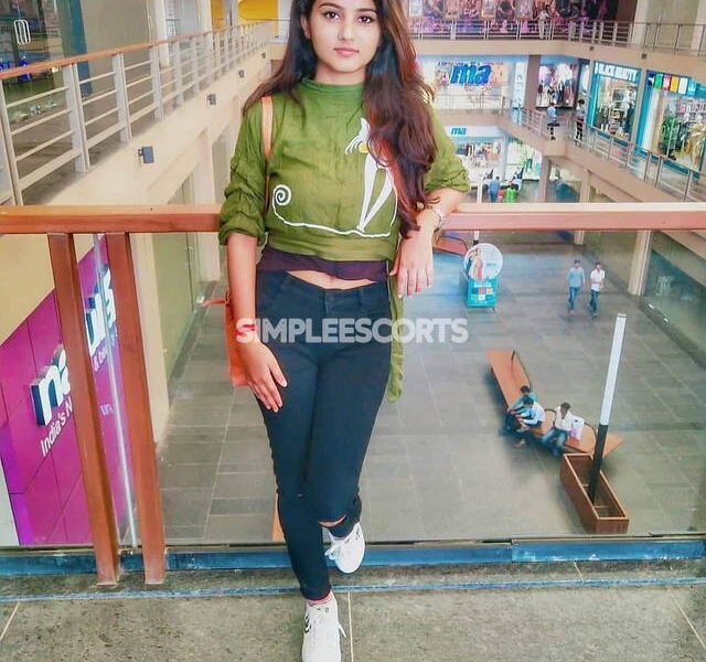 Hot College girl Rekha Rai (25) is available for Video Call
