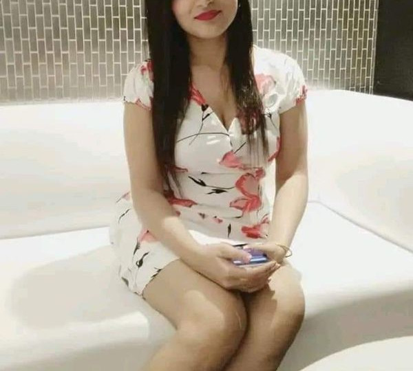 Simple and Cute girl for love and happiness