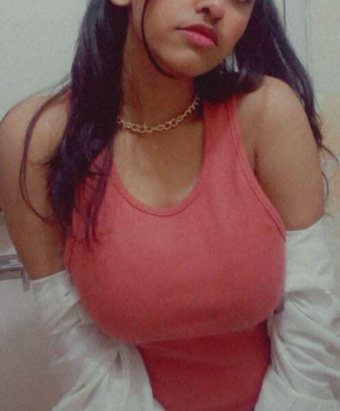 Genuine and natural cute babes available for GFE service